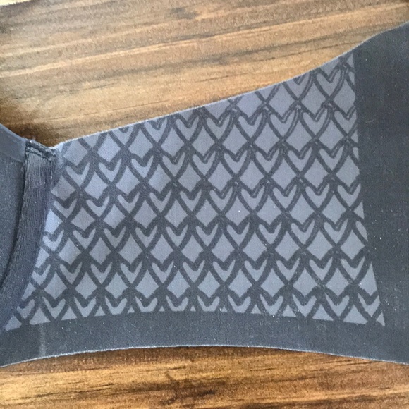 Victoria’s Secret Bra (32c) - Picture 4 of 4